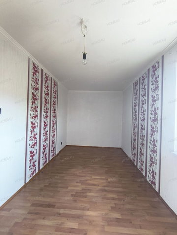 Eladó panellakás, Szolnokon 39.9 M Ft, 3 szobás