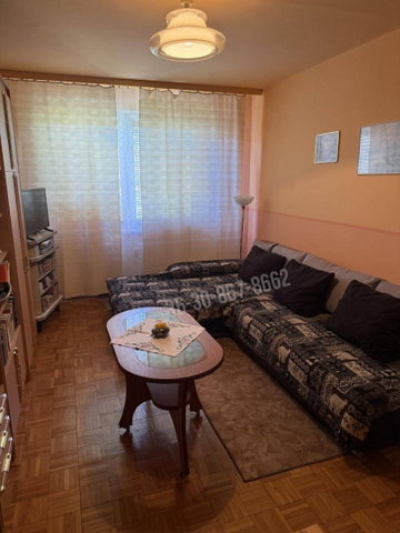 Eladó panellakás, Dunaújvárosban 27 M Ft, 1+1 szobás