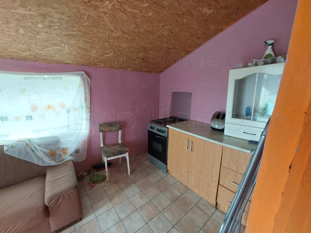 Eladó családi ház, Mosdóson 7.5 M Ft, 1+1 szobás