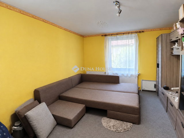 Eladó családi ház, Móron, Petőfi Sándor utcában 53.5 M Ft