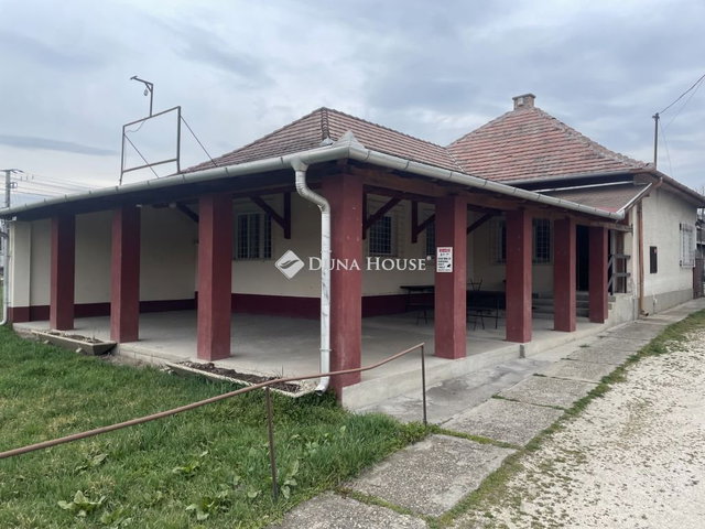 Eladó családi ház, Ráckeresztúron 79.9 M Ft