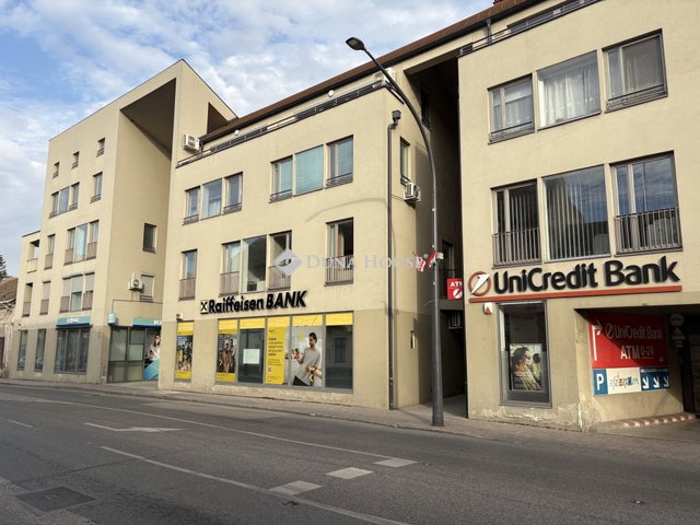 Eladó téglalakás, Esztergomban, Kossuth Lajos utcában 52.9 M Ft