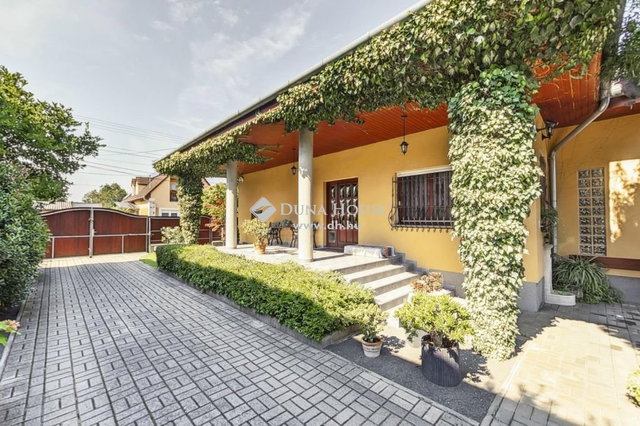 Eladó családi ház, Lajosmizsén 125 M Ft, 3 szobás