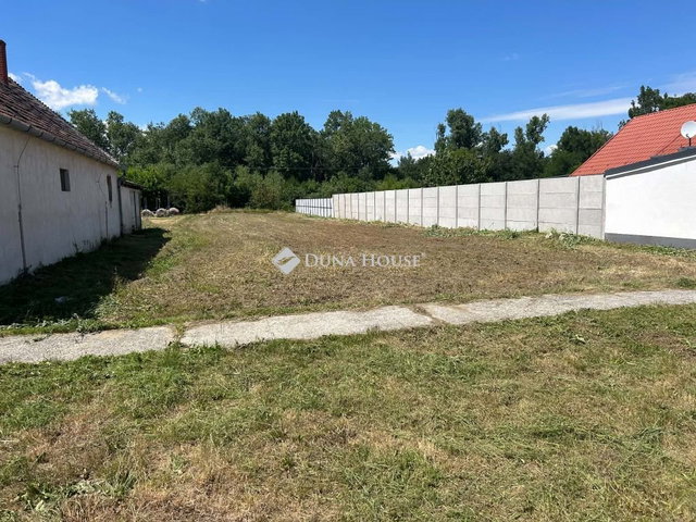 Eladó telek, Agyagosszergényben 15.9 M Ft / költözzbe.hu