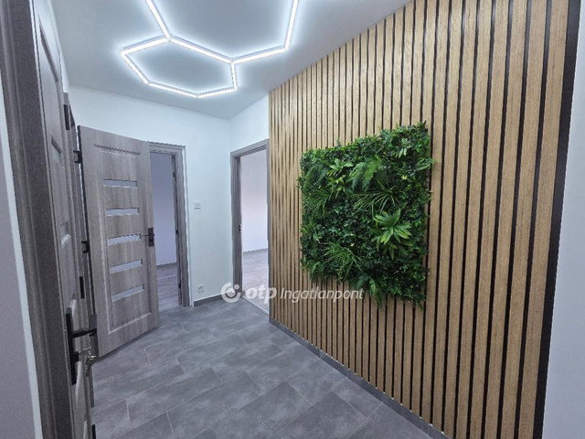 Eladó panellakás, Mezőhegyesen 19.99 M Ft, 2+1 szobás