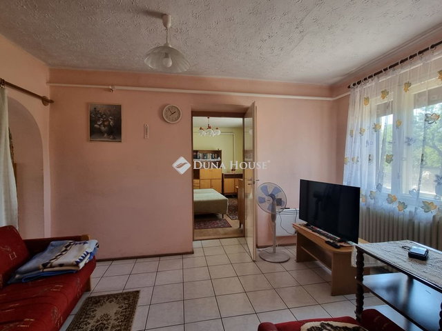 Eladó családi ház, Vonyarcvashegyen 49.99 M Ft, 4 szobás