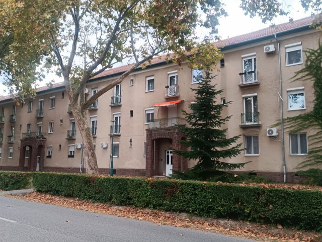 Eladó téglalakás, Ajkán, Semmelweis utcában 32.9 M Ft, 2 szobás