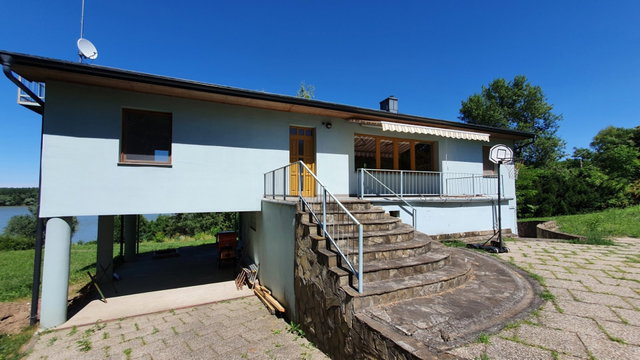 Eladó családi ház, Kulcson 128 M Ft, 5 szobás