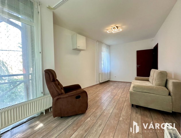 Kiadó téglalakás, albérlet, Debrecenben 360 E Ft / hó, 3 szobás