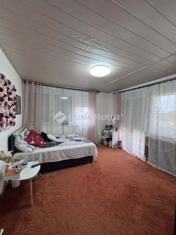 Eladó családi ház, Vecsésen 139.99 M Ft, 5 szobás