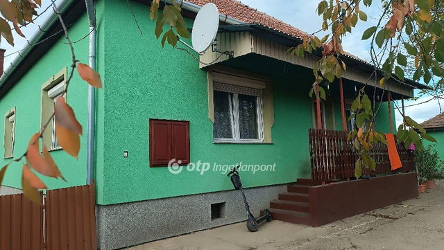 Eladó családi ház, Törtelen 52 M Ft, 3+1 szobás