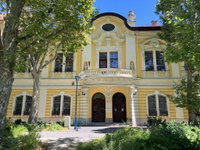 Eladó családi ház, Kiskunfélegyházán, Petőfi téren 329.9 M Ft