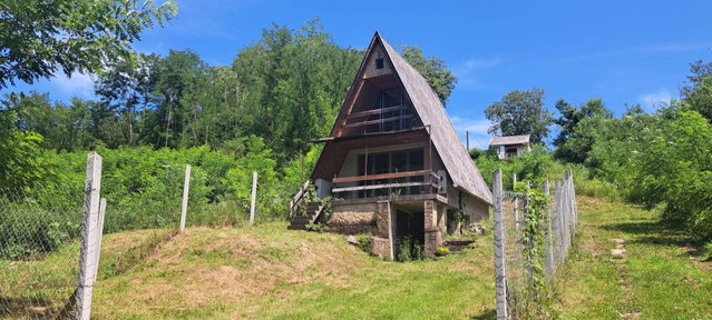 Eladó nyaraló, Csapiban 3.5 M Ft, 1+1 szobás