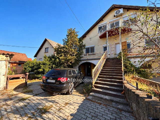 Eladó családi ház, Dunaharasztin 111.7 M Ft, 7 szobás