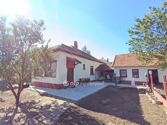 Eladó családi ház, Gádoroson 17.5 M Ft, 2 szobás