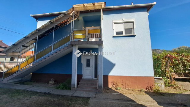 Eladó családi ház, Kesztölcön, Akácos utcában 89.9 M Ft