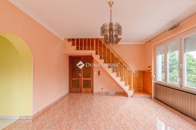Eladó családi ház, Vecsésen 139.99 M Ft, 5 szobás