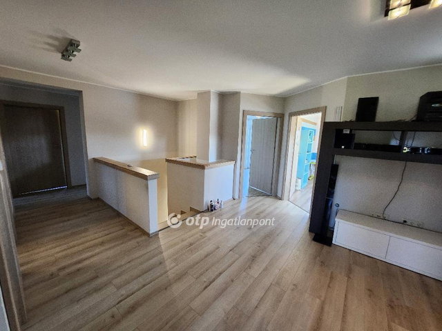 Eladó családi ház, Érden 285 M Ft, 7 szobás