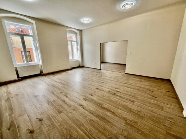 Eladó téglalakás, Pécsett 119 M Ft, 3 szobás