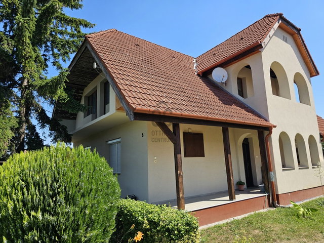 Eladó családi ház, Látrányon 64.9 M Ft, 4 szobás
