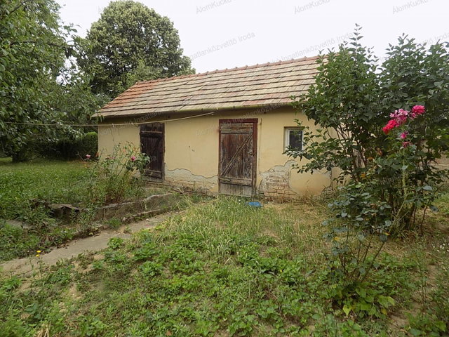 Eladó családi ház, Kaposváron 46 M Ft, 3 szobás