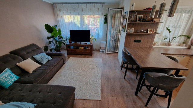 Eladó ikerház, Halásztelken 100 M Ft, 3 szobás