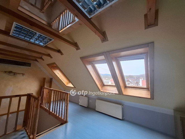 Eladó téglalakás, Egerben 78.5 M Ft, 3 szobás