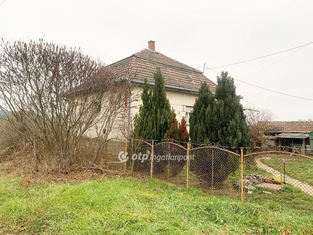 Eladó családi ház, Erdőkövesden 13.8 M Ft, 2 szobás