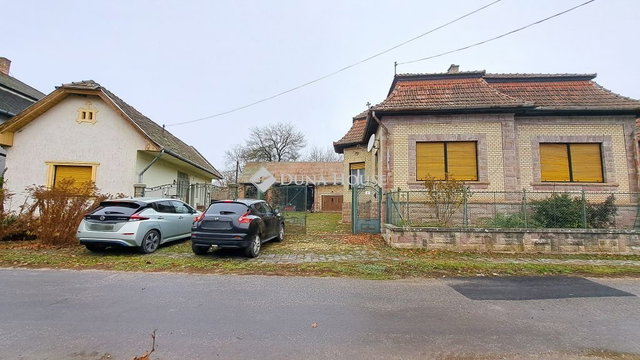 Eladó családi ház, Galgahévízen 94 M Ft, 4 szobás