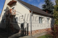 Eladó családi ház, Pápán 135 M Ft, 5+1 szobás