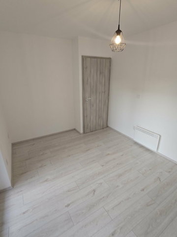 Kiadó téglalakás, albérlet, Vácon 250 E Ft / hó, 1+2 szobás