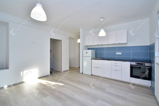 Eladó téglalakás, Szegeden 62 M Ft, 2 szobás