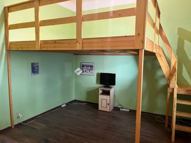 Eladó családi ház, Pécsett, Erreth Lajos utcában 85 M Ft