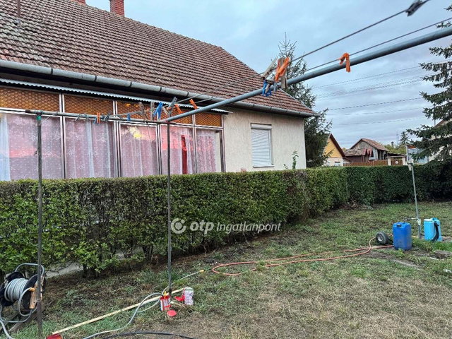 Eladó családi ház, Hencidán 14.9 M Ft, 2+1 szobás