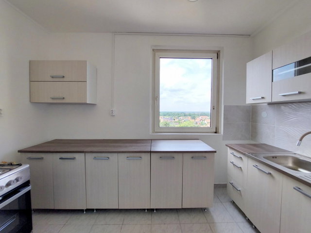 Eladó panellakás, Szegeden, József Attila sugárúton 62 M Ft