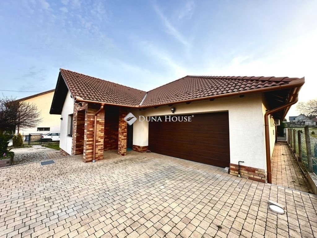 5 hálószoba · 180 m² · 159.900.000 Ft