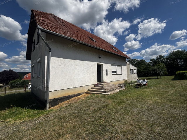 Eladó családi ház, Szőlősgyörökön 115 M Ft, 6 szobás