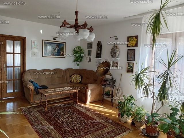 Eladó téglalakás, Budapesten, XVI. kerületben, Sashalom utcában
