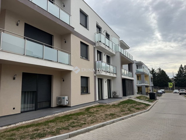 Kiadó téglalakás, albérlet, Veszprémben, Sorompó utcában