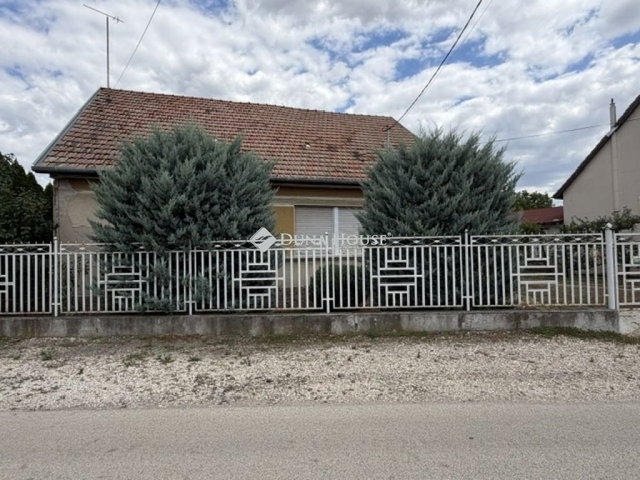 Eladó családi ház, Pilisen 74.9 M Ft, 3 szobás