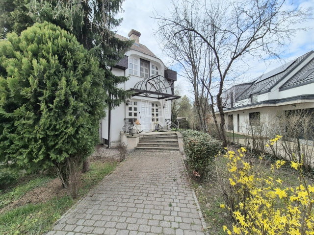 Eladó családi ház, Budapesten, III. kerületben 249 M Ft