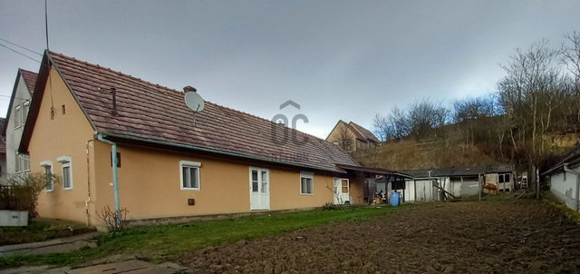 Eladó családi ház, Hőgyészen 15.5 M Ft, 3 szobás