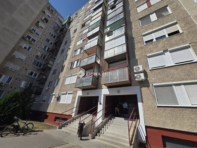 Eladó téglalakás, Szolnokon, Orosz György utcában 31.9 M Ft