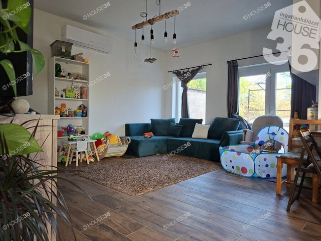 Eladó családi ház, Kiskunfélegyházán 47 M Ft, 3 szobás