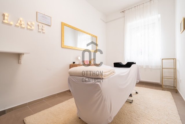 Eladó családi ház, Győrött 129.9 M Ft, 6 szobás
