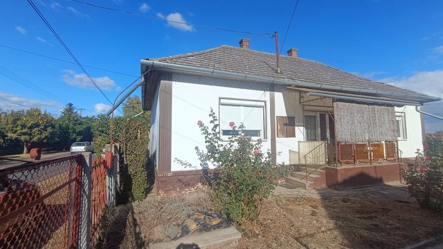 Eladó családi ház, Tiszavasváriban 7.999 M Ft, 2 szobás