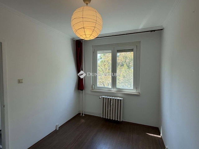 Eladó panellakás, Szegeden 52.5 M Ft, 3 szobás