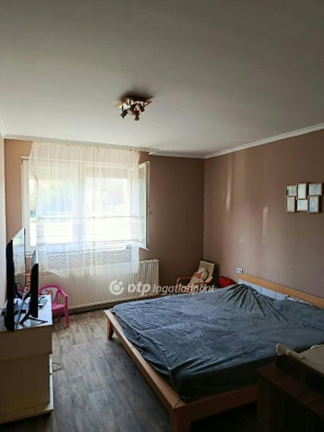 Eladó családi ház, Császártöltésen 21.99 M Ft, 3 szobás