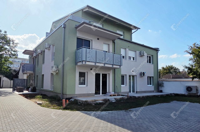 Eladó téglalakás, Székesfehérvárott 106 M Ft, 4 szobás