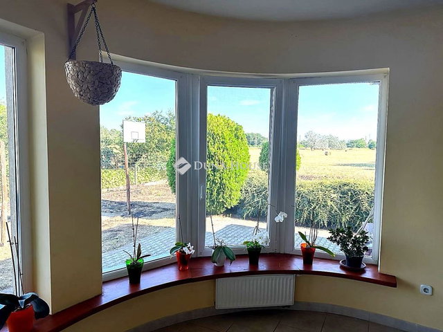 Eladó családi ház, Nyíregyházán 109 M Ft, 4 szobás